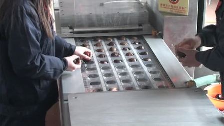 全自動預(yù)制袋真空包裝機(jī)，給袋式食品包裝設(shè)備