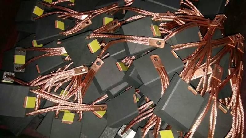 到河北臣泓機(jī)電采購電刷碳刷，產(chǎn)品放心！技術(shù)放心！