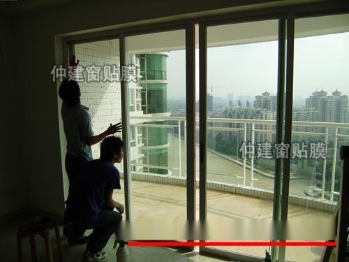濟南辦公室玻璃貼膜 防撞條設計安裝